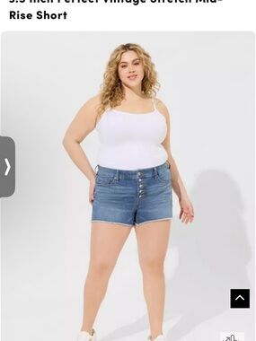 Torrid 3.5” Button-Front Mid-Rise Denim Shorts in Medium Blue